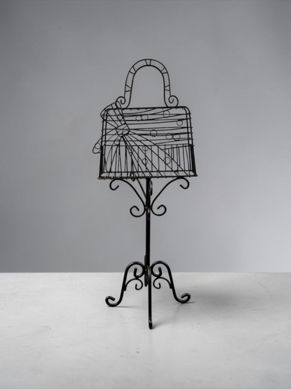 VINTAGE WROUGHT IRON PURSE JEWELRY STAND HOLDER